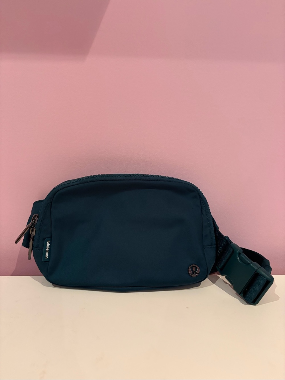 lululemon Everywhere 2L Belt Bag in Teal/Forest Green - Never Used 💚